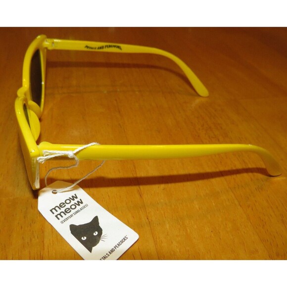 Zumiez Petals and Peacocks Retro Cat Eye Yellow Sunglasses - Picture 5 of 5